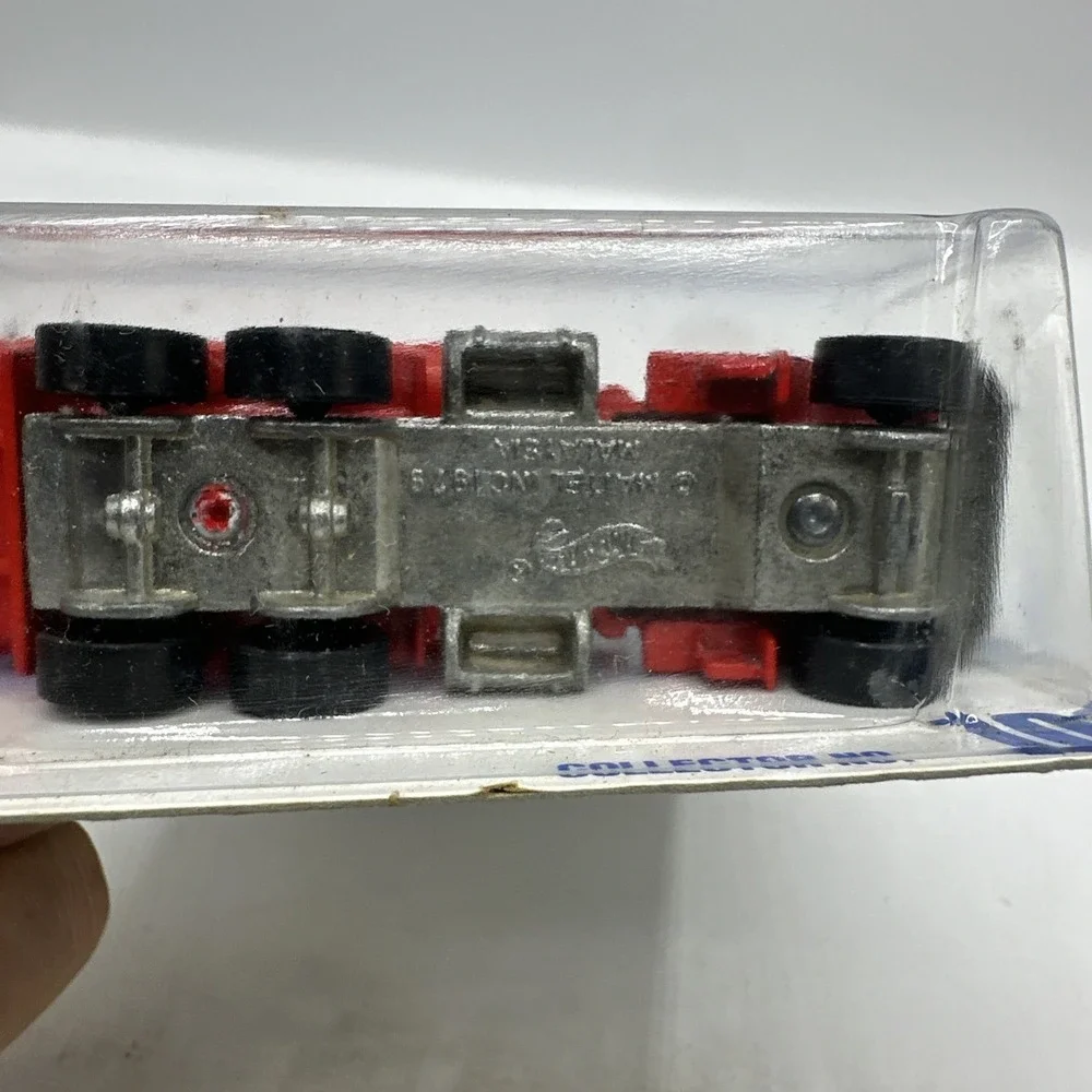 Hot Wheels Peterbilt Dump Truck No. 100 1560 1991 Red